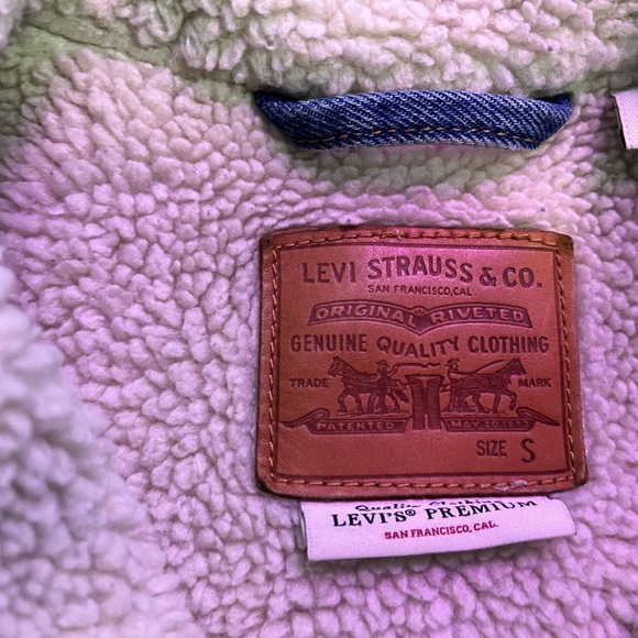 LEVI’S ORIGINAL SHERPA TRUCKER JACKET Size S Denim *Sold Out Online * - Picture 4 of 8